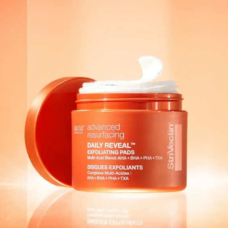 Open Daily Reveal™ Exfoliating Pads Showing Pads